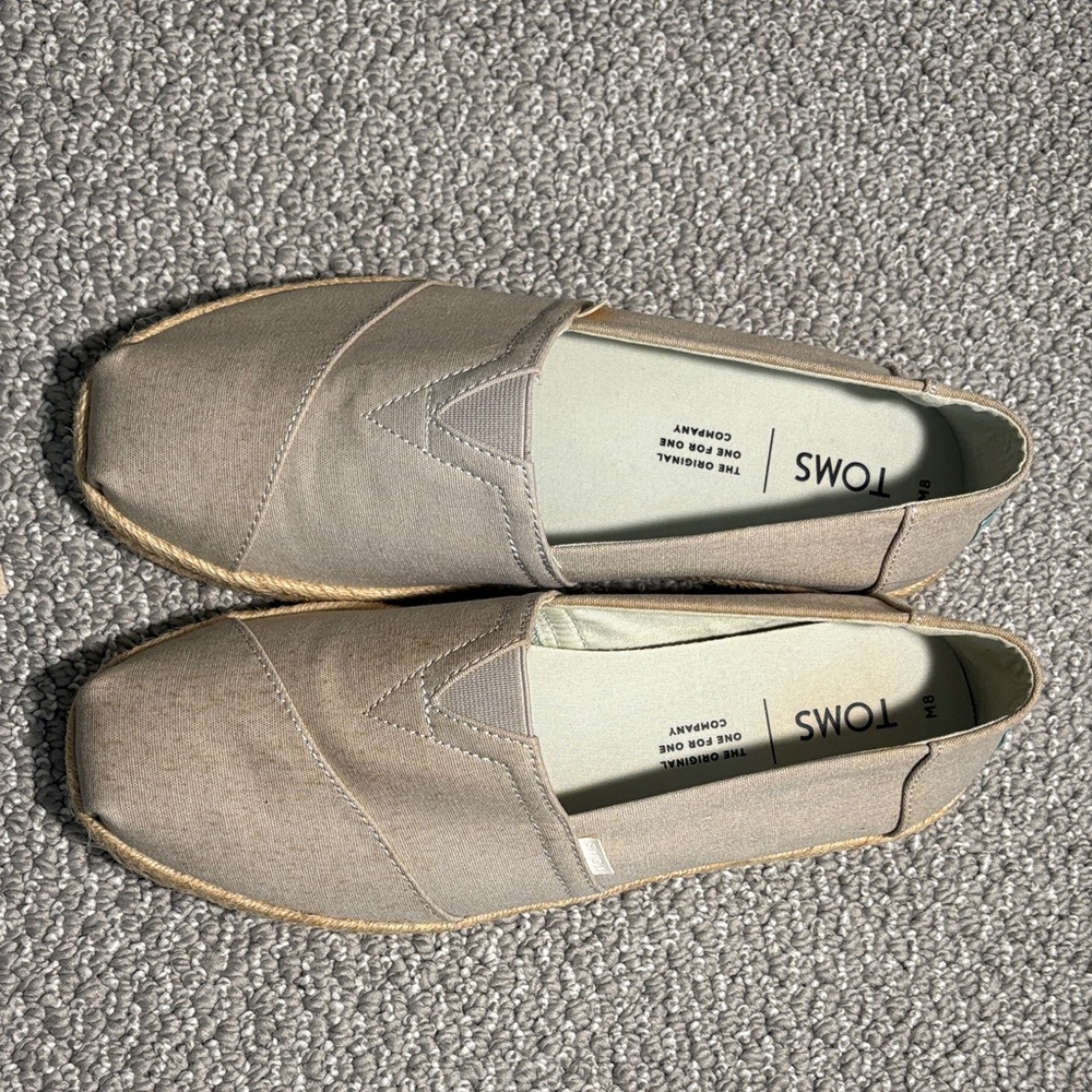 TOMS Men's Light Gray Slip-On Loafers
